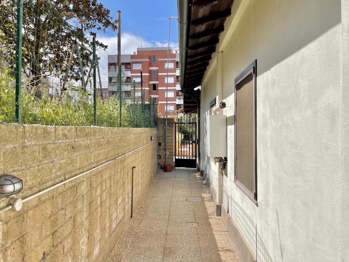 Independent House With Private Patio In Rome 빌라 외부 사진